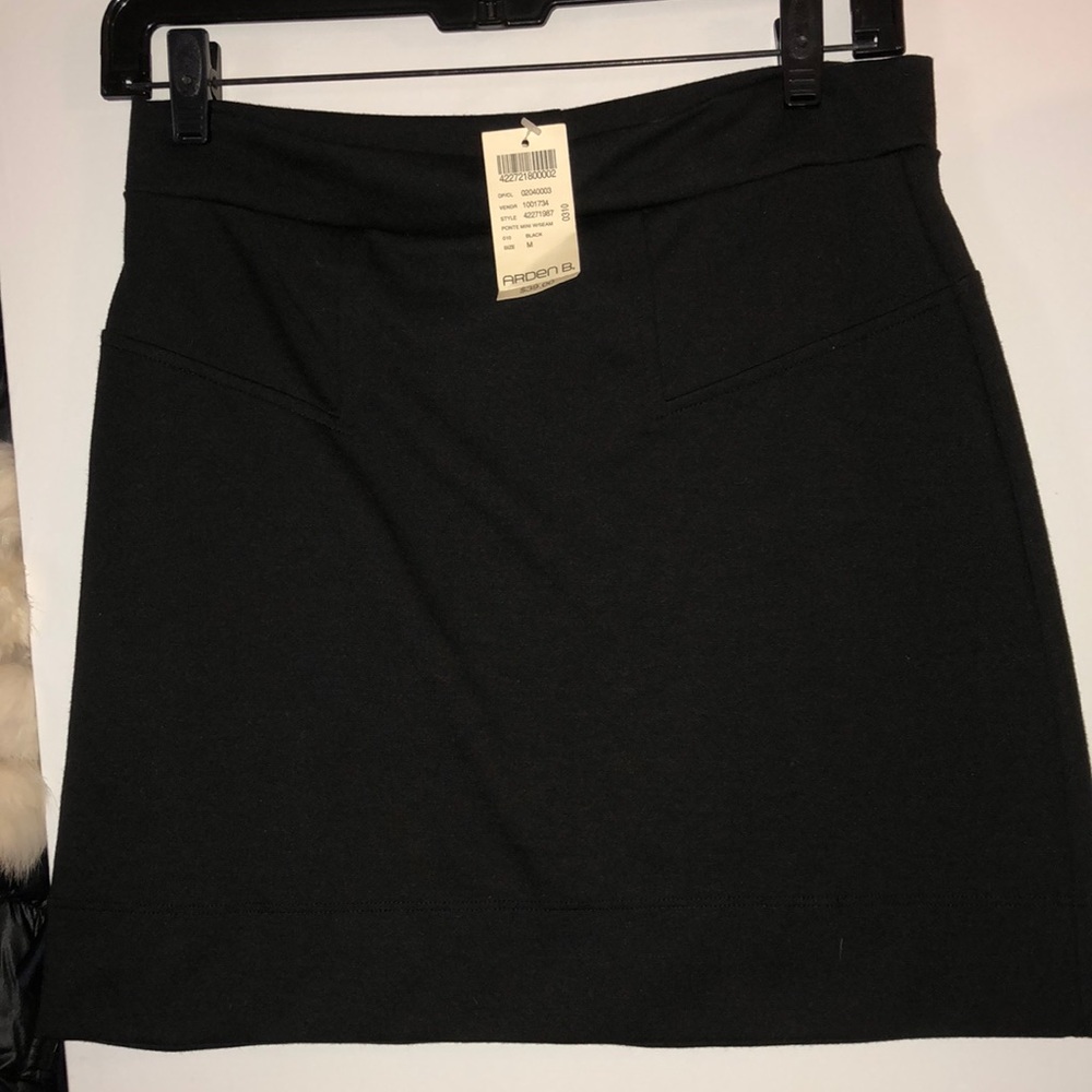 Mini black skirt NWT medium